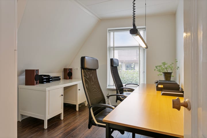 Photo 21 of Burgemeester Leenstraat 23