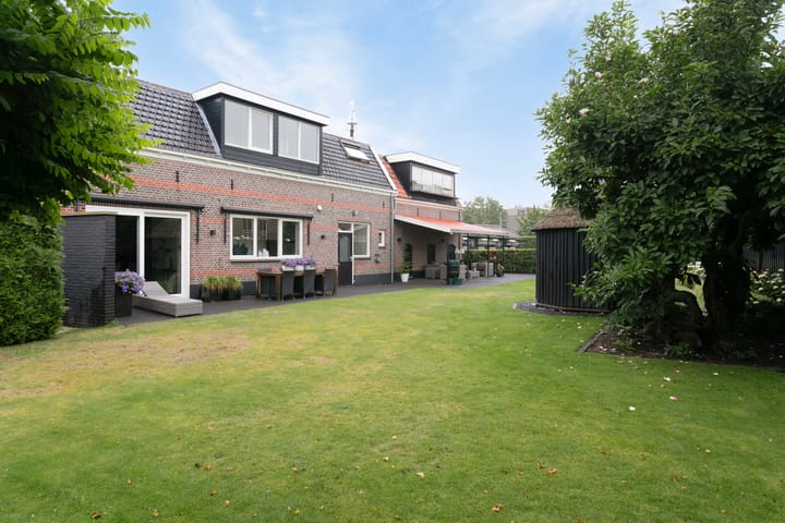 Photo 26 of Burgemeester Leenstraat 23