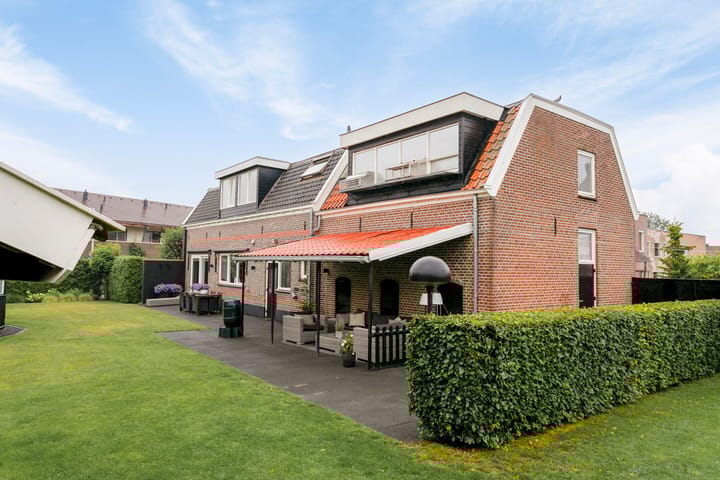 Photo 27 of Burgemeester Leenstraat 23