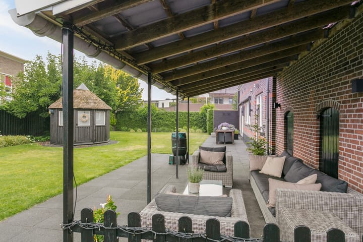 Photo 32 of Burgemeester Leenstraat 23