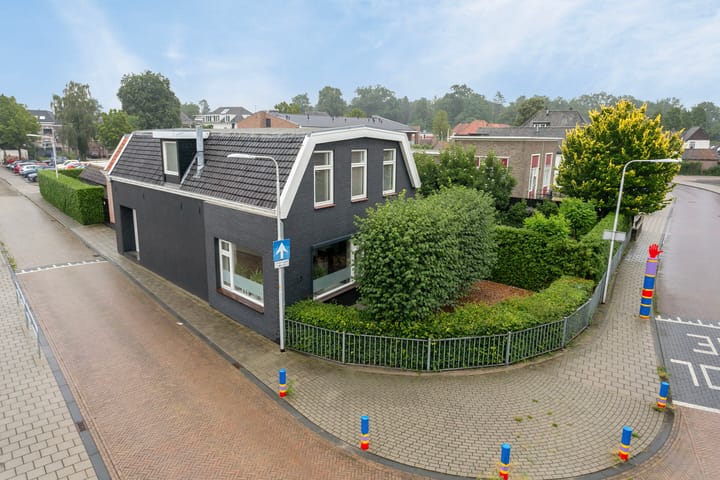 Photo 35 of Burgemeester Leenstraat 23