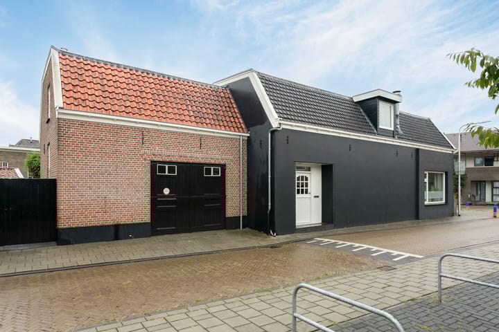 Photo 36 of Burgemeester Leenstraat 23