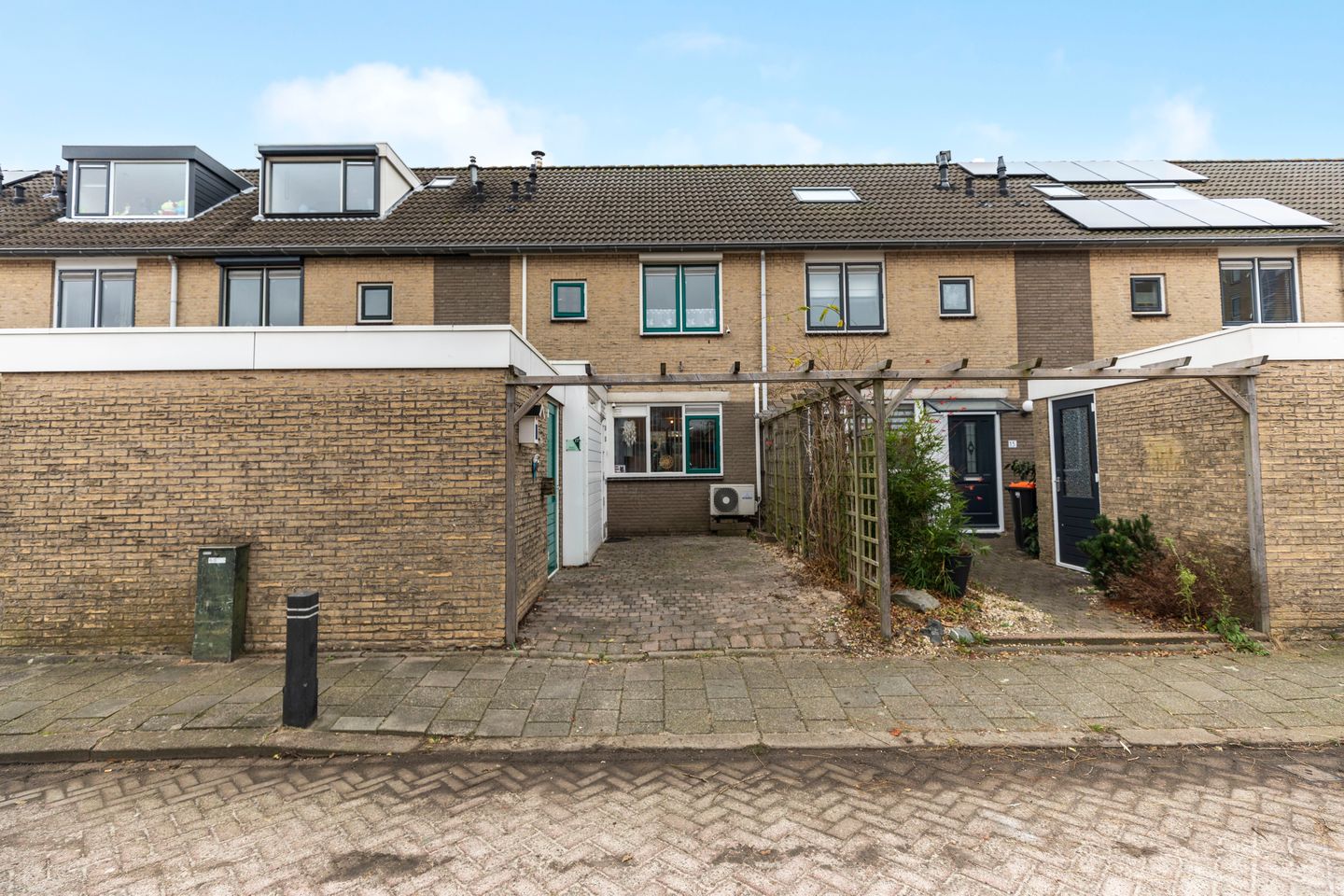 Foto 1 van Meubelmaker 17