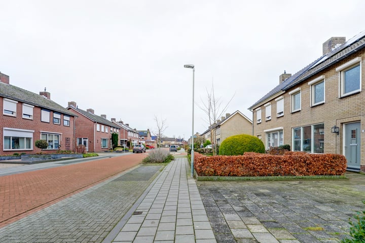 View photo 51 of Emmastraat 13