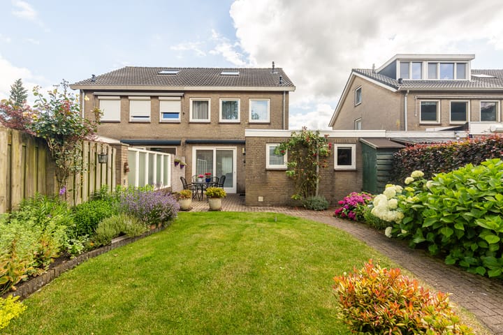 Foto 26 van Adelaar 27