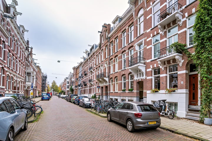 View photo 18 of Van Eeghenstraat 14-C