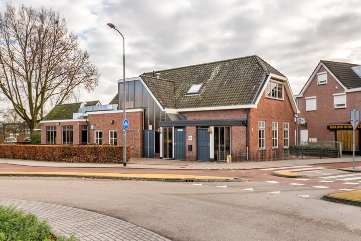 Prins Bernhardlaan 76, Veenendaal