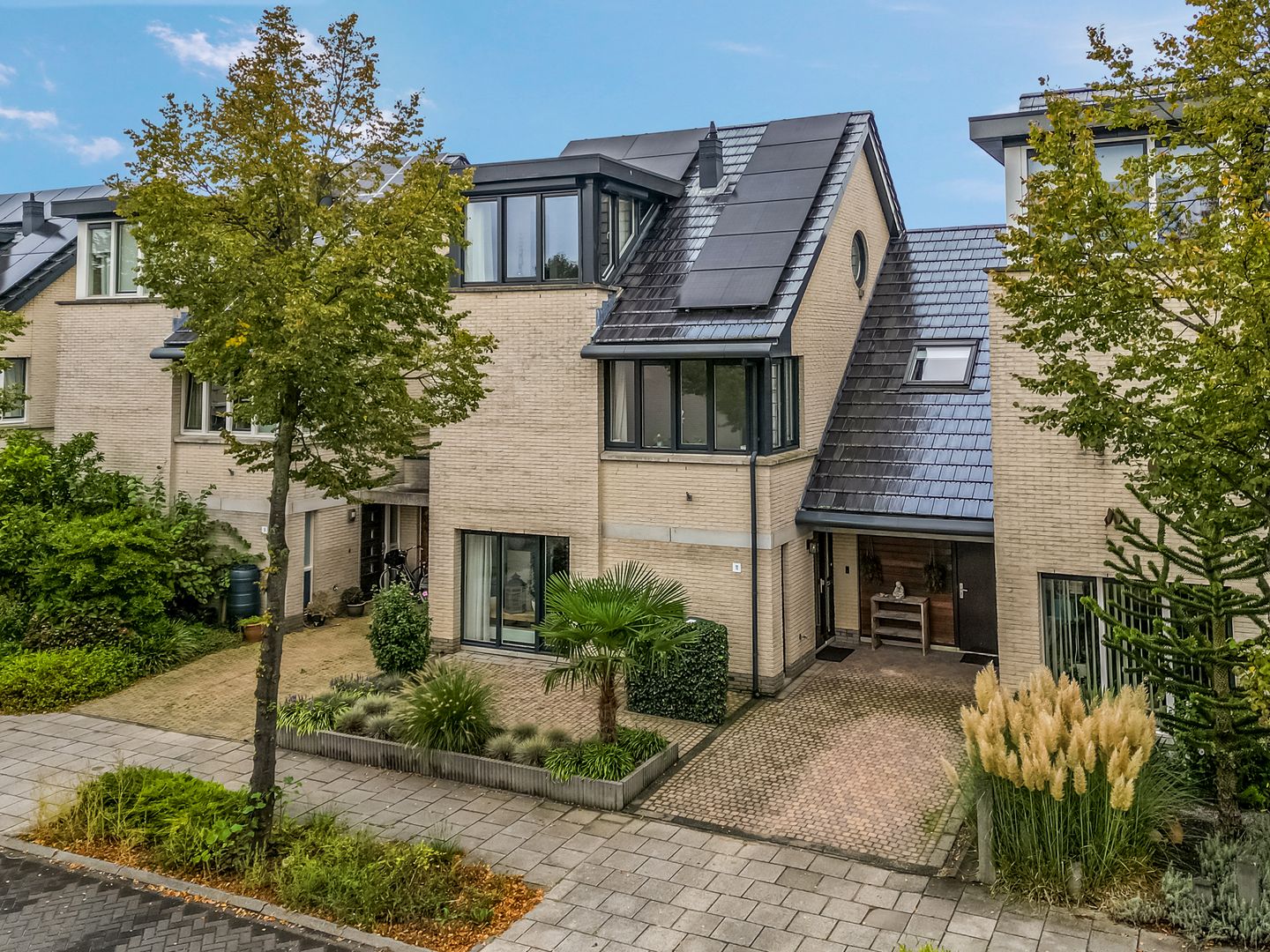 Foto 1 van Adjudantstraat 11