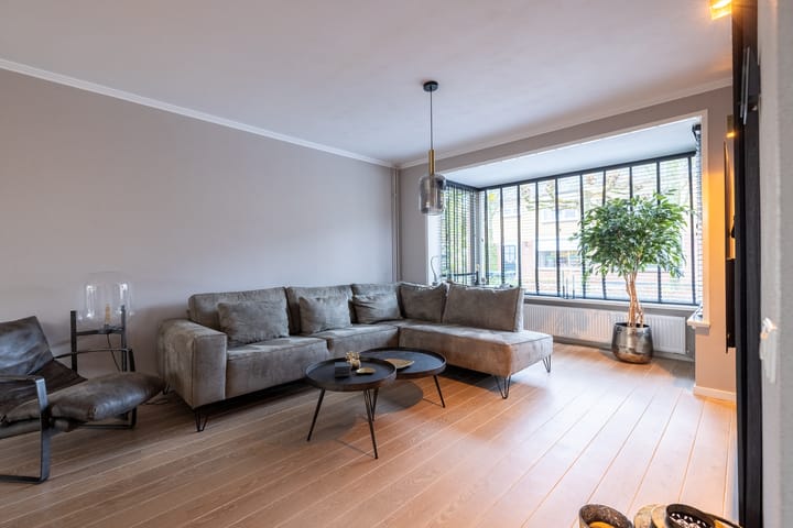 Photo 2 of Wittejufferstraat 15