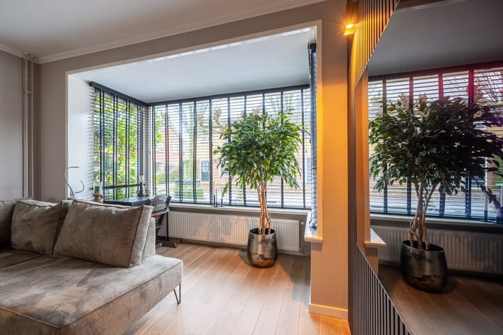 Photo 4 of Wittejufferstraat 15