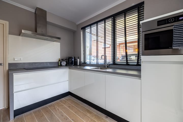 Photo 16 of Wittejufferstraat 15