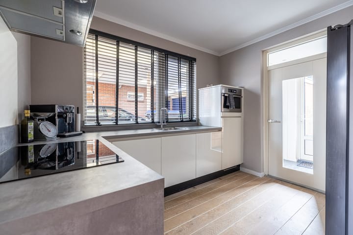 Photo 19 of Wittejufferstraat 15