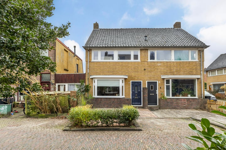 Bekijk foto 1 van Cornelis Frederiksstraat 29