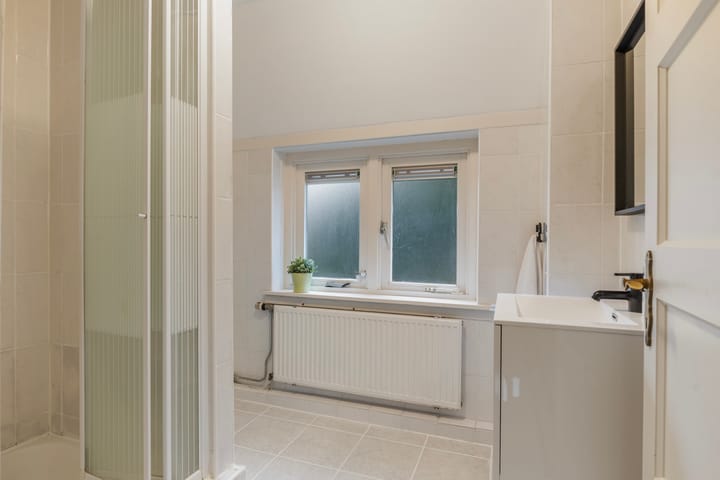 Foto 21 van Cornelis Frederiksstraat 29