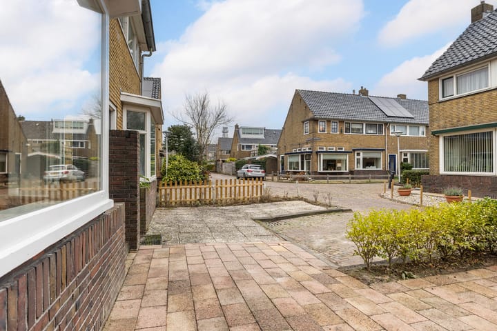 Foto 28 van Cornelis Frederiksstraat 29