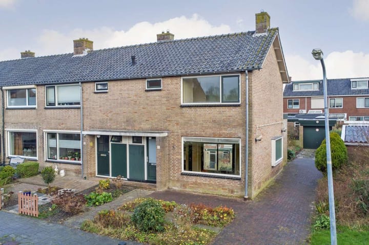 Foto 1 van Pastoor van Haasterstraat 24