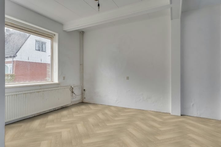 View photo 9 of Van Oldenbarneveltstraat 11