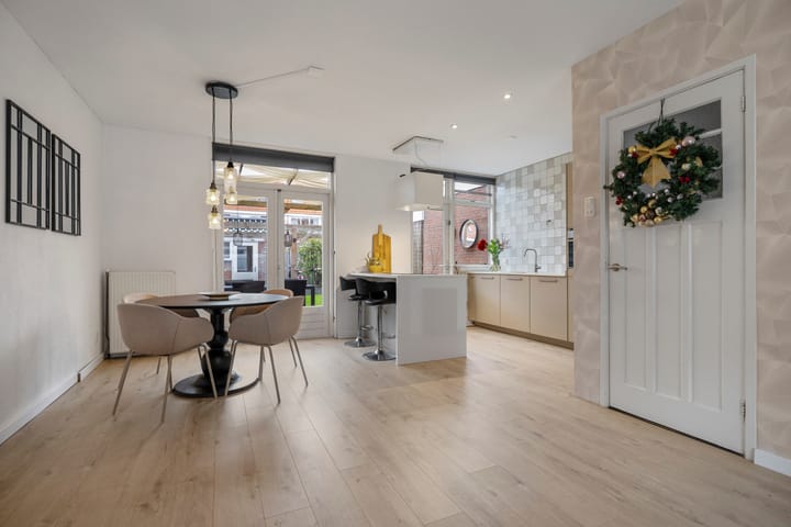 Foto 8 van Prof. Zeemanstraat 21