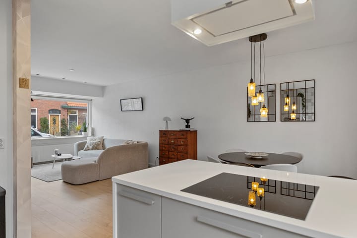 Foto 12 van Prof. Zeemanstraat 21