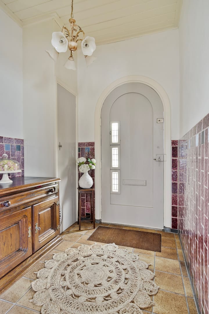 Photo 11 of Spoorstraat 8