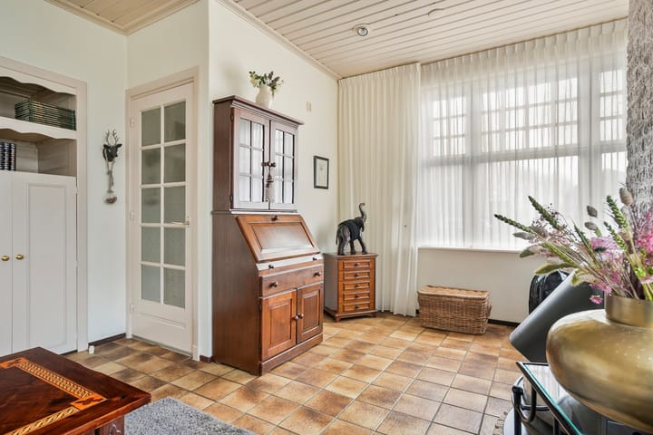 Photo 17 of Spoorstraat 8