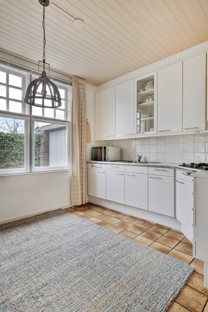 Photo 20 of Spoorstraat 8