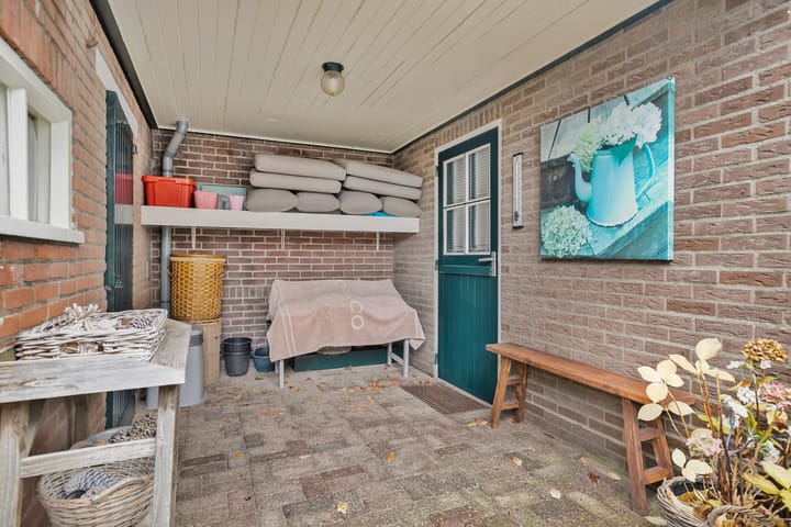 Photo 24 of Spoorstraat 8