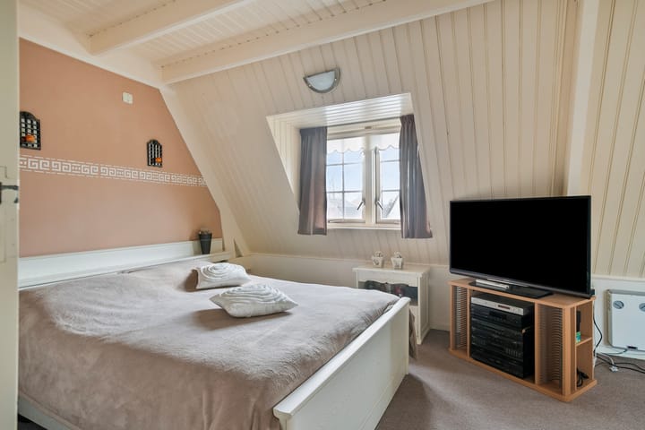 Photo 27 of Spoorstraat 8