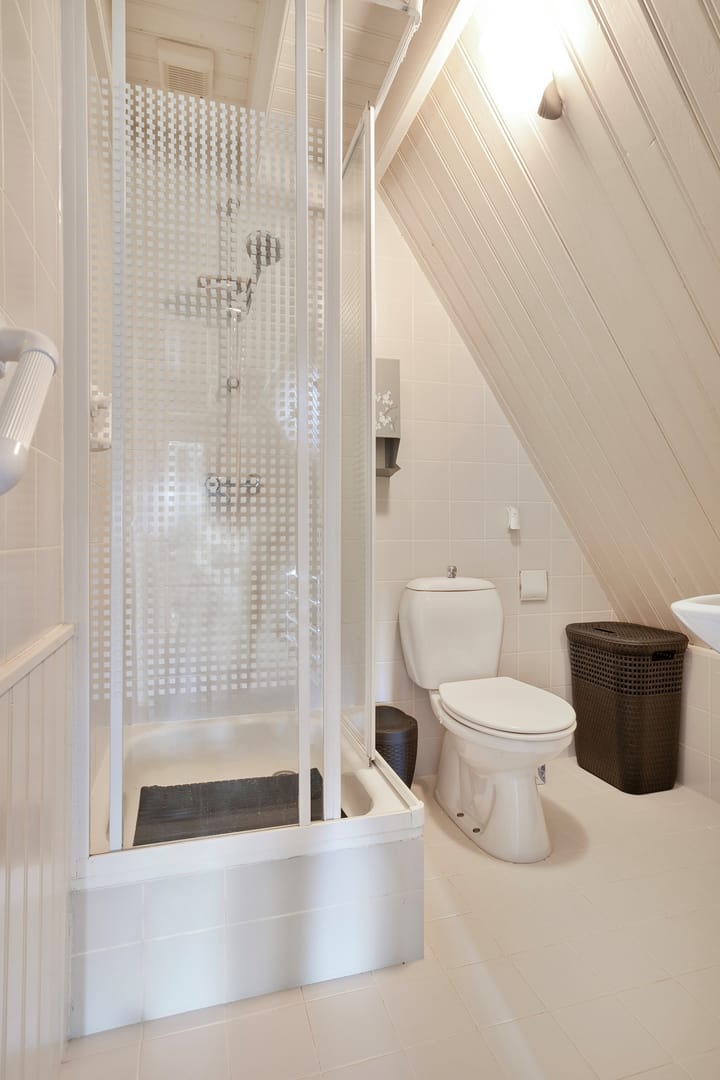 Photo 34 of Spoorstraat 8