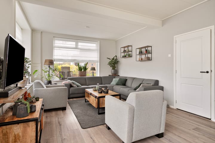 Foto 11 van Zuiderzeestraatweg 330