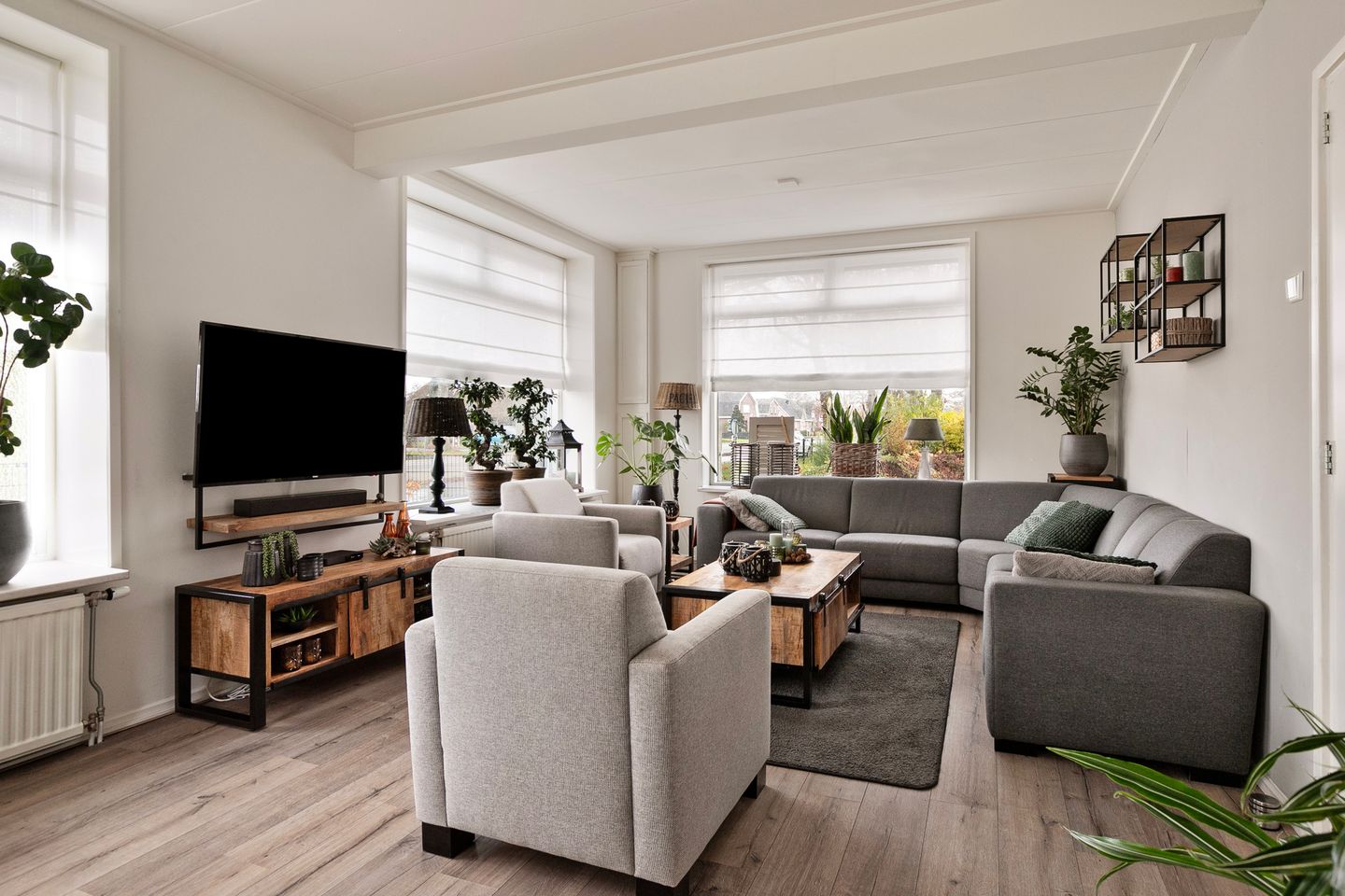 Foto 10 van Zuiderzeestraatweg 330