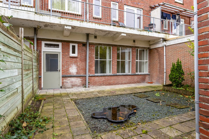 Bekijk foto 2 van Dokter Stavermanstraat 43-A