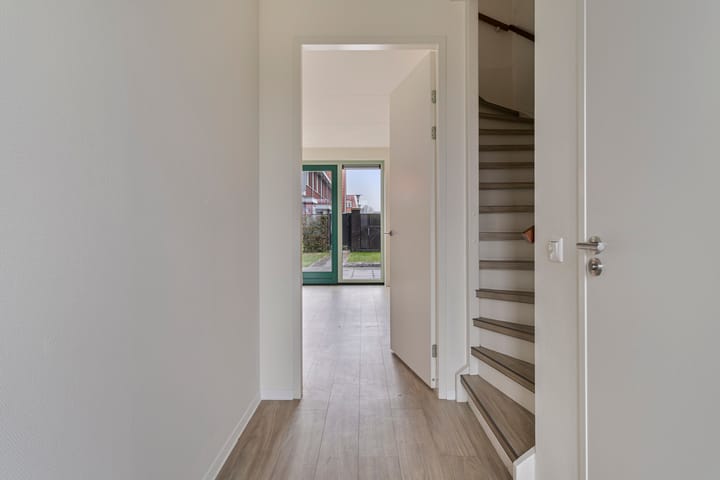 Foto 10 van Maagd 13