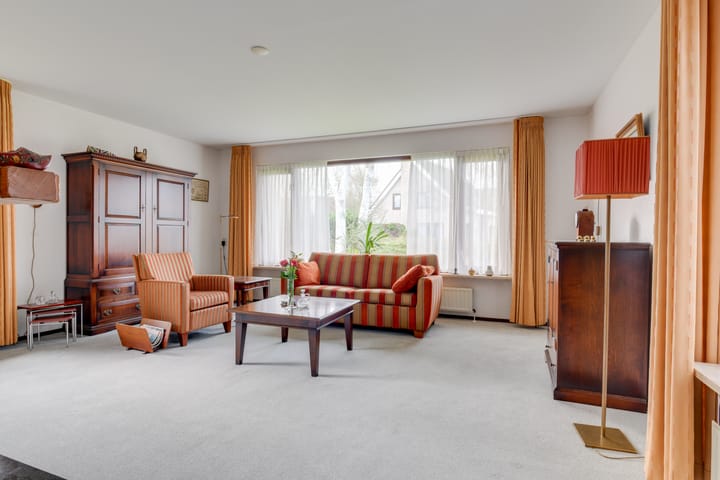 Foto 2 van Leeuwetand 19