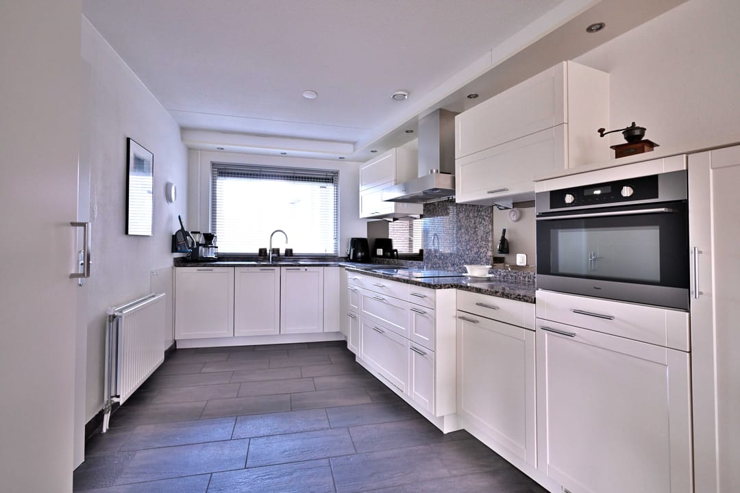 Photo 11 of Vlinderparkweg 68