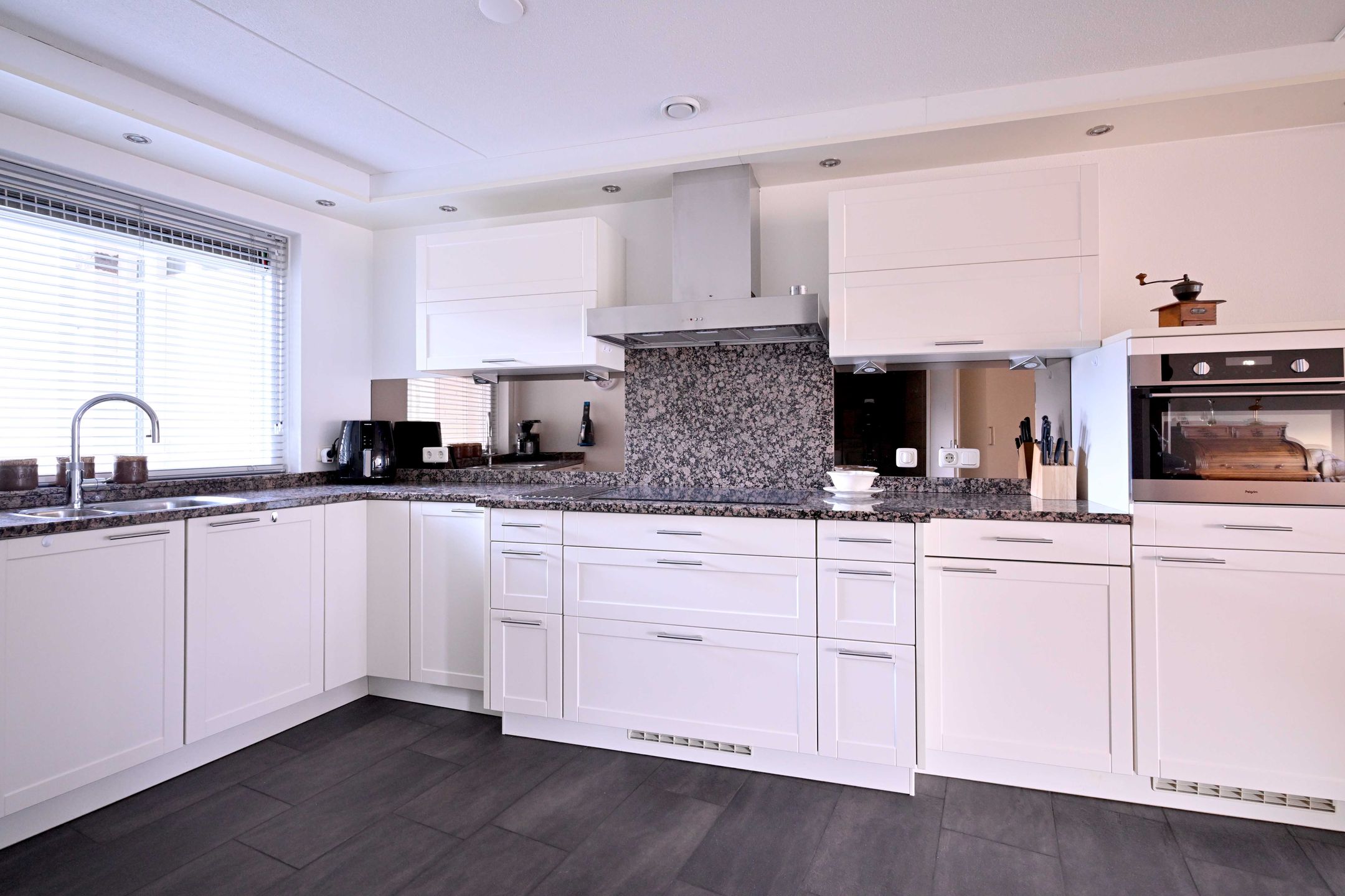 Photo 12 of Vlinderparkweg 68