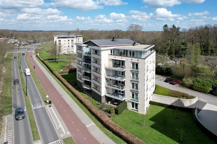 Foto 38 van Vlinderparkweg 68