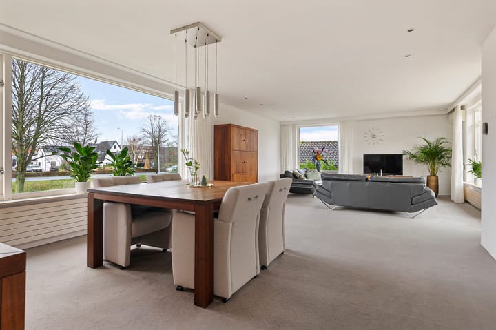 Foto 13 van Raadhuislaan 49