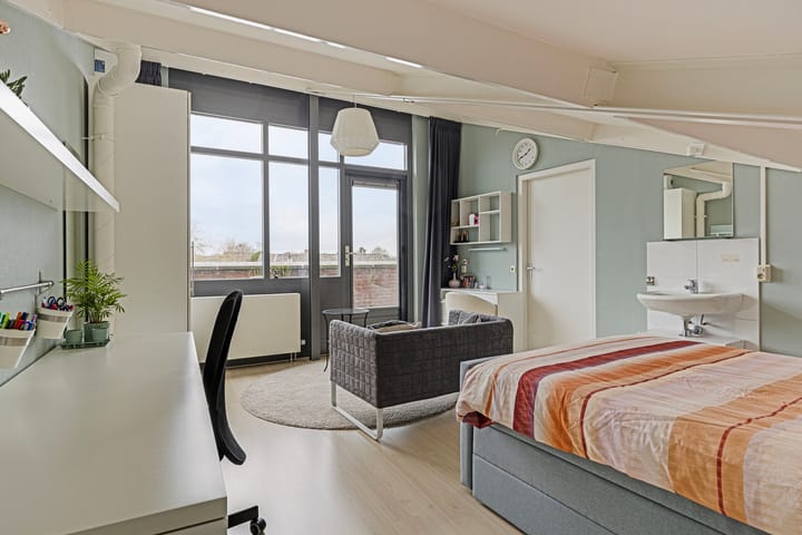 Foto 42 van Burgemeester Leenstraat 12