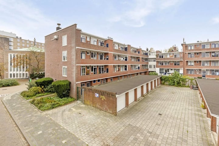 Bekijk foto 9 van Van Leeuwenhoekstraat 37