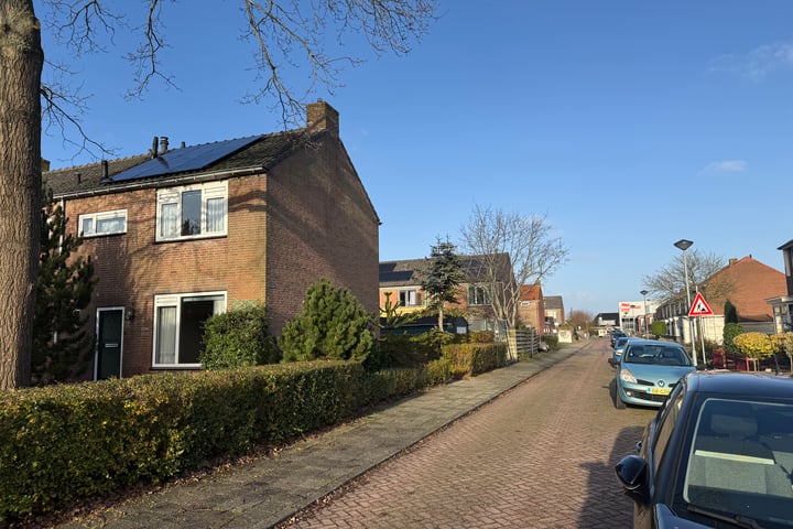 Bekijk foto 22 van Anjelierlaan 26