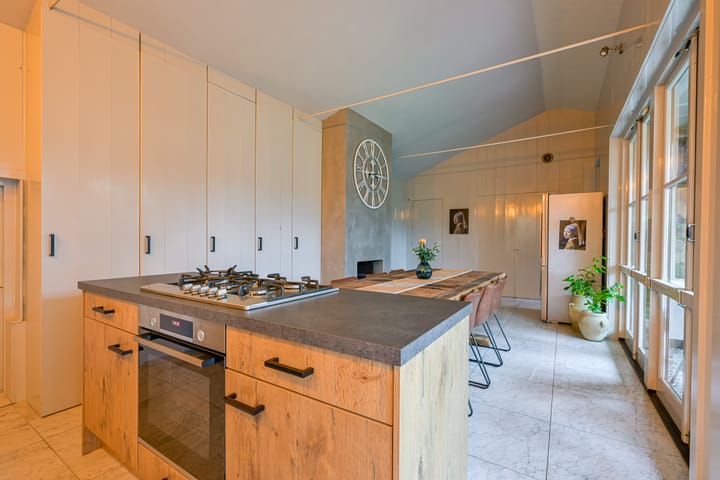 Photo 4 of Esdoornlaan 10