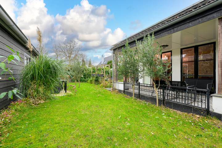 Photo 31 of Esdoornlaan 10