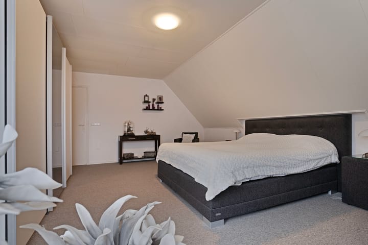 Foto 28 van Schepenstraat 17