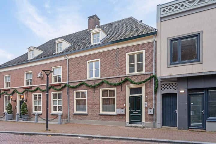 Foto 1 van Monsterstraat 8-A