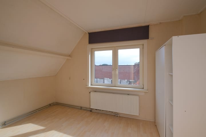 Photo 20 of Biezenstraat 41