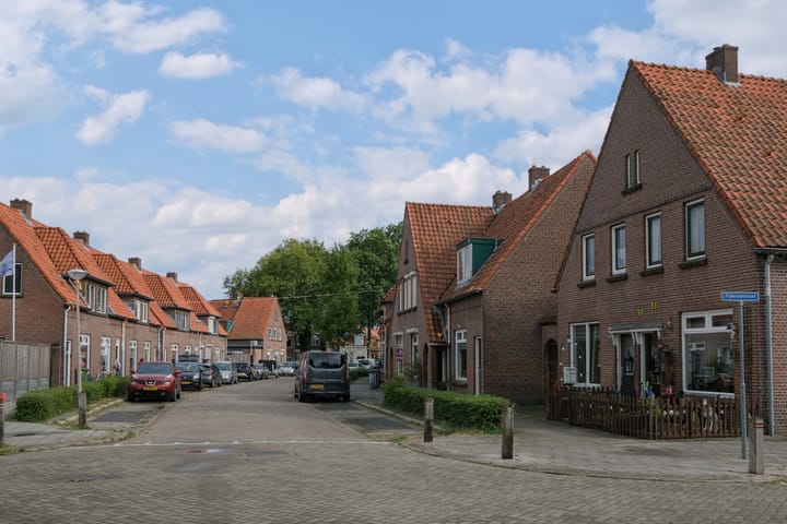 Photo 24 of Biezenstraat 41