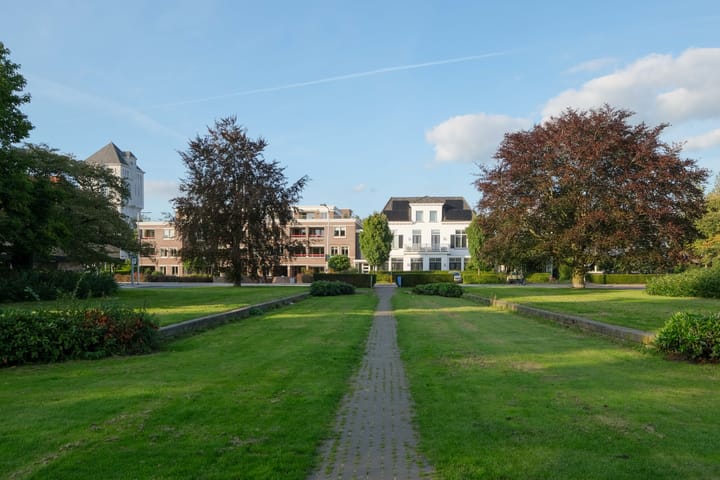 Photo 28 of Biezenstraat 41