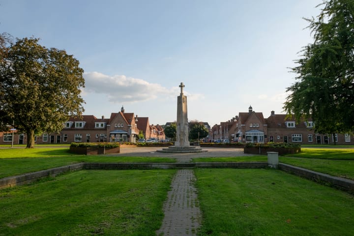 Photo 29 of Biezenstraat 41