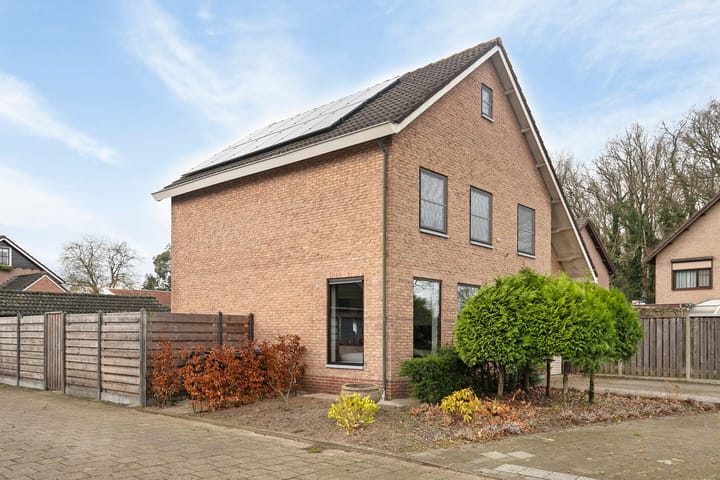 Photo 6 of Liniestraat 2